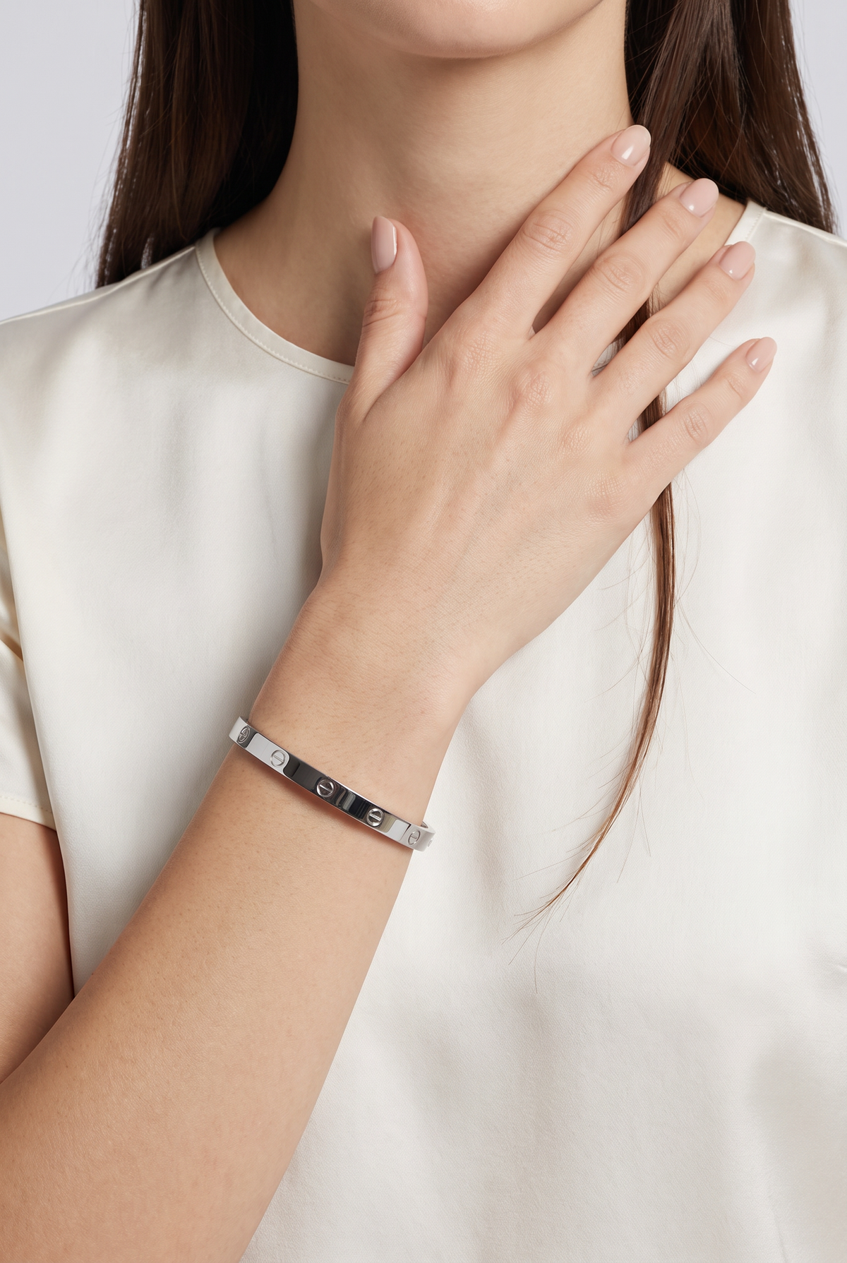 Astos screw armband zilver verguld - gedragen door vrouw