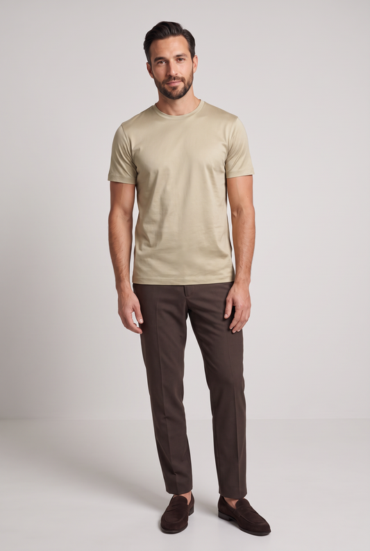 Premium glans shirt beige, volledige look met bruine pantalon