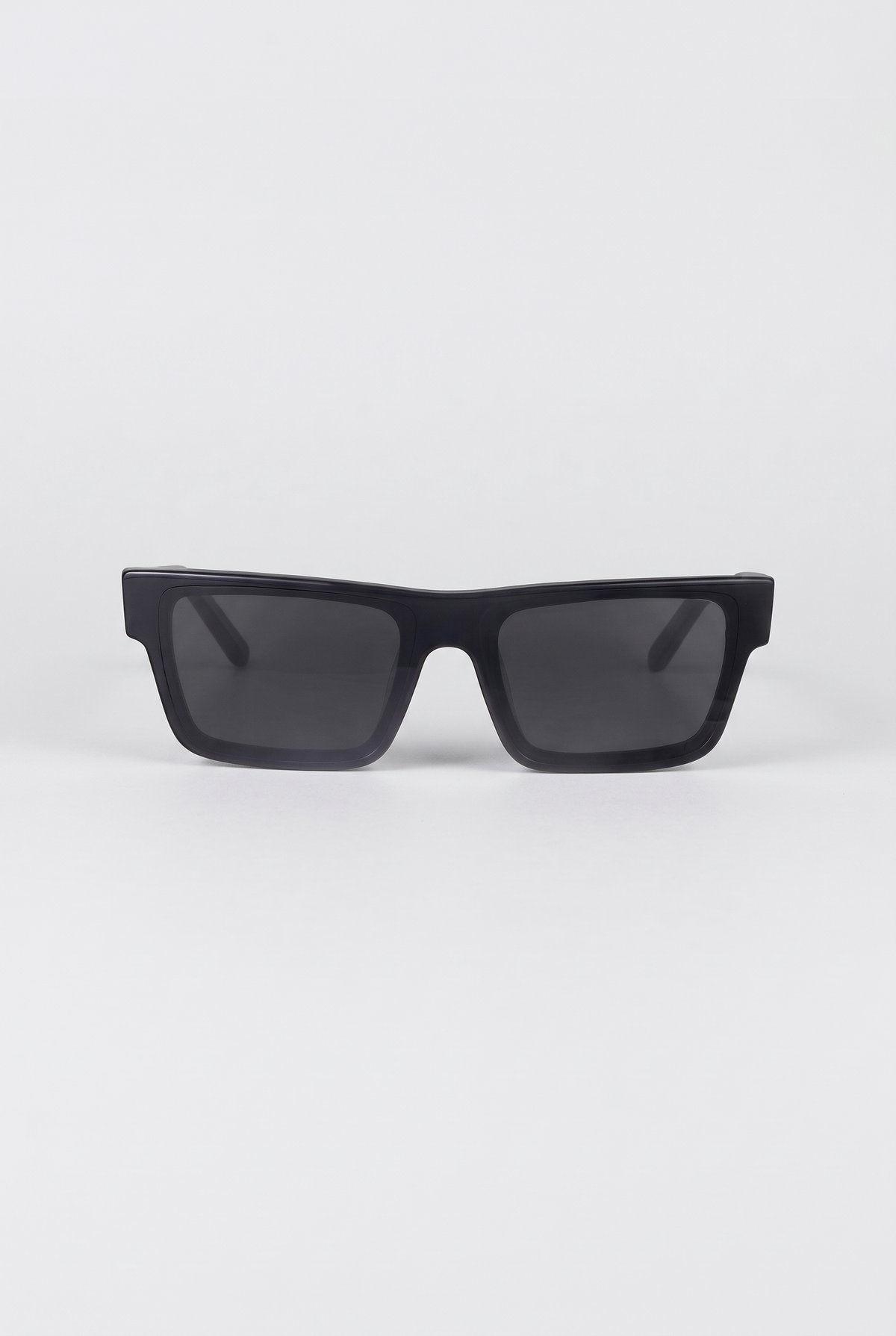 Astos Eyewear Classic Black - zwarte zonnebril, vooraanzicht