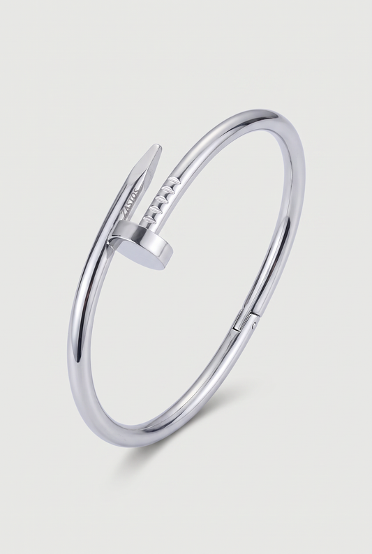 Love Bracelet zilver verguld - packshot op lichtgrijze achtergrond
