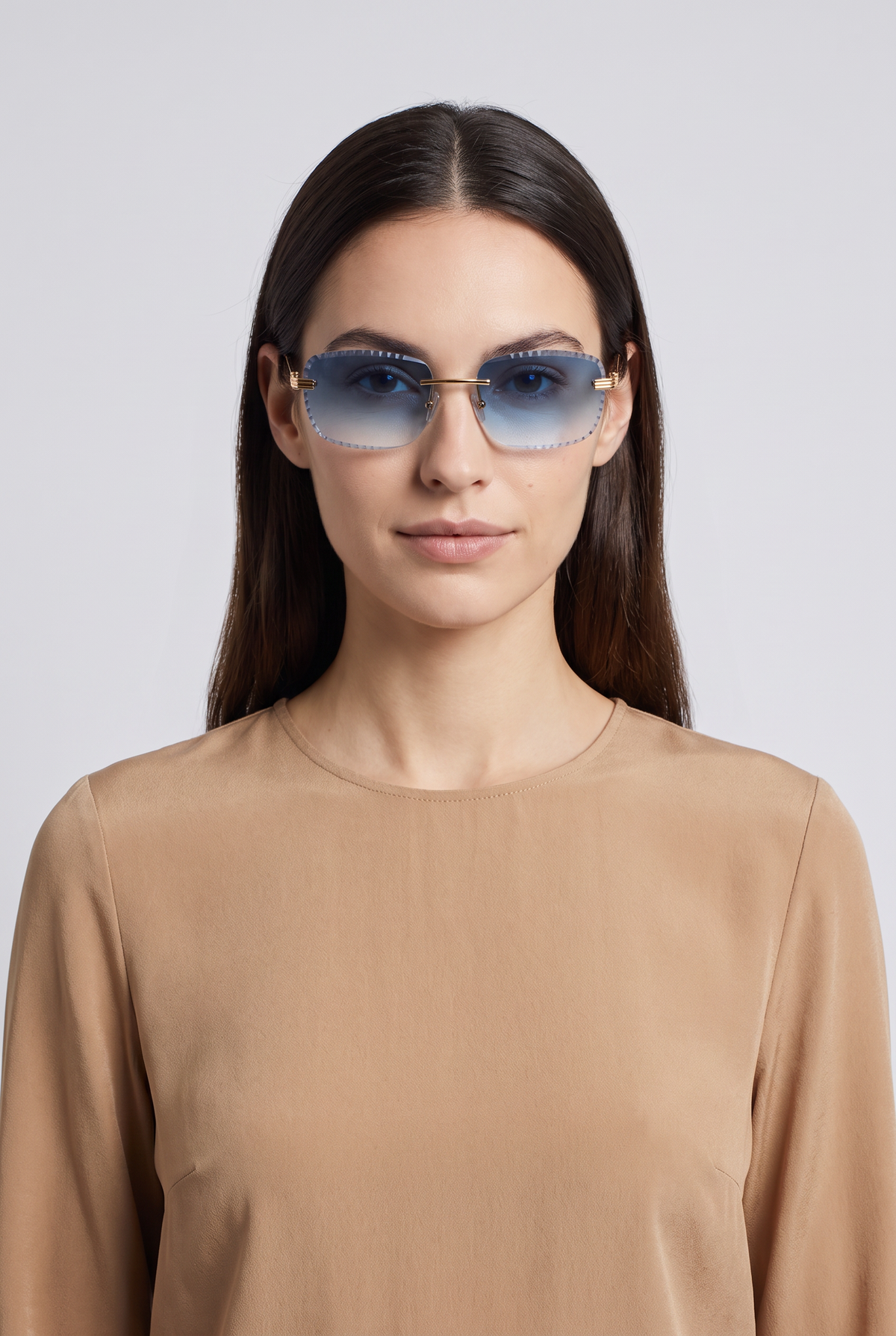 Eyewear Premium Diamond Cut zonnebril blauw - gedragen door vrouwelijk model
