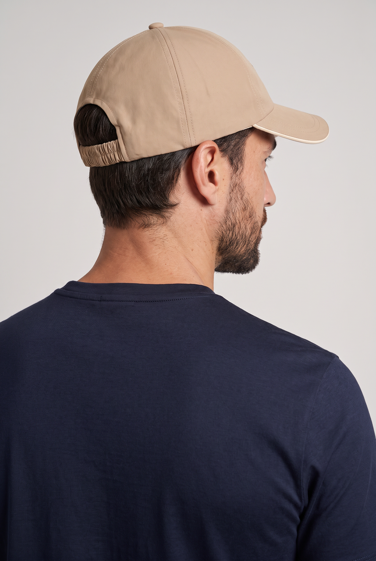 Baseball cap beige, achterkant met elastische sluiting