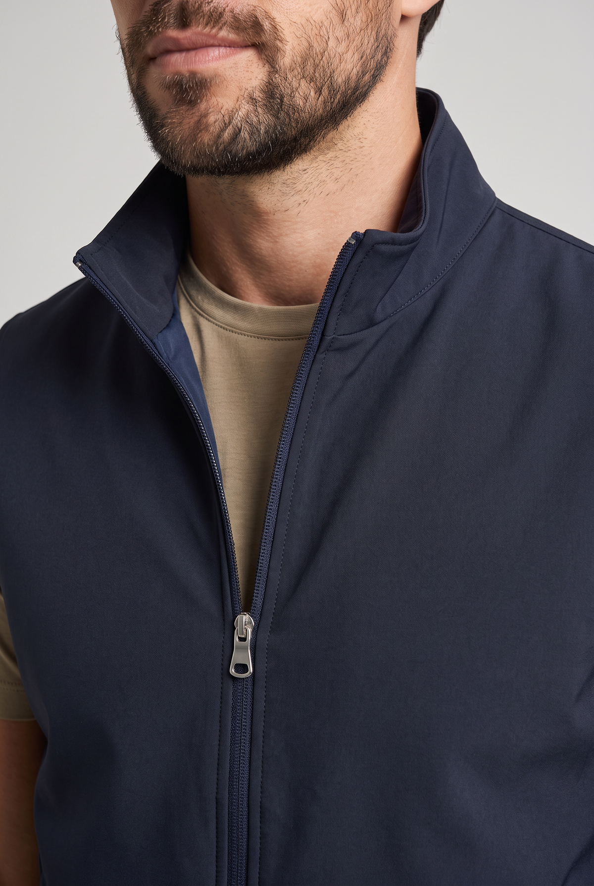 Tweezijdige bodywarmer navy - detail kraag, rits en stof