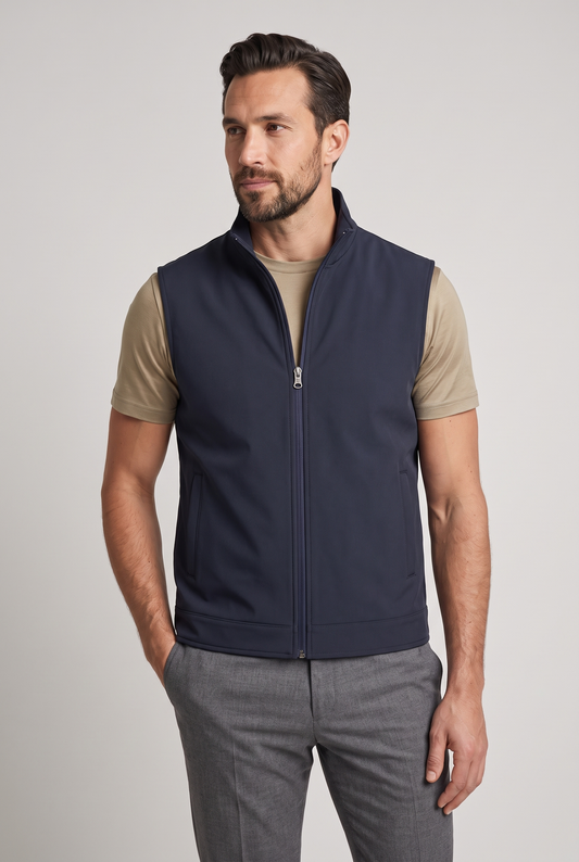 Tweezijdige bodywarmer navy - vooraanzicht op model over glans shirt, studio
